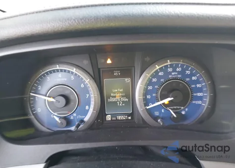 2016 Toyota Sienna Xle 8 Passenger z USA, uszkodzony, nr VIN 5TDYK3DC1GS712625